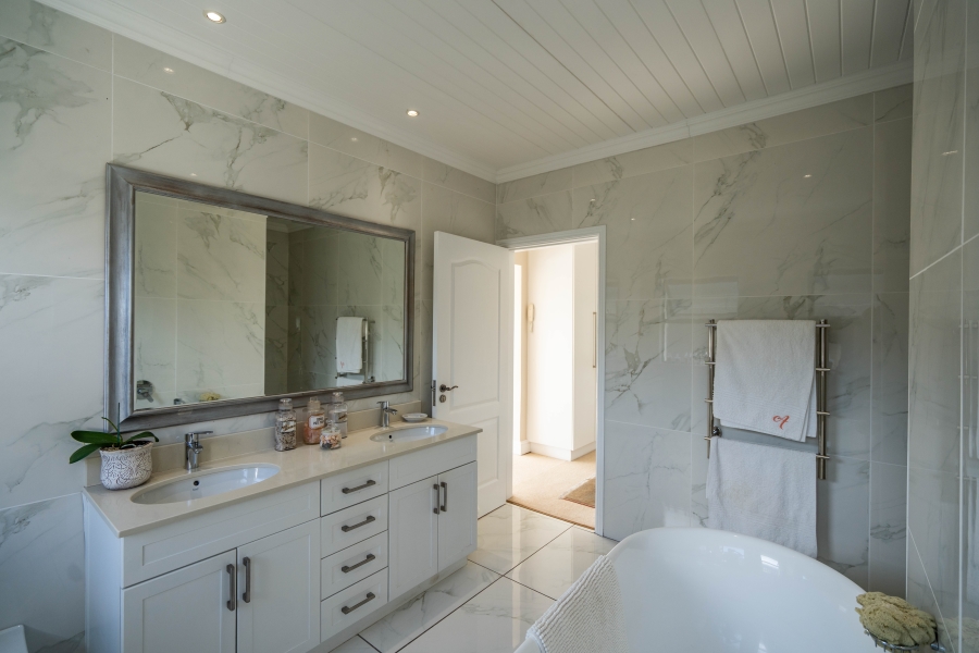 4 Bedroom Property for Sale in Kenton On Sea Eastern Cape